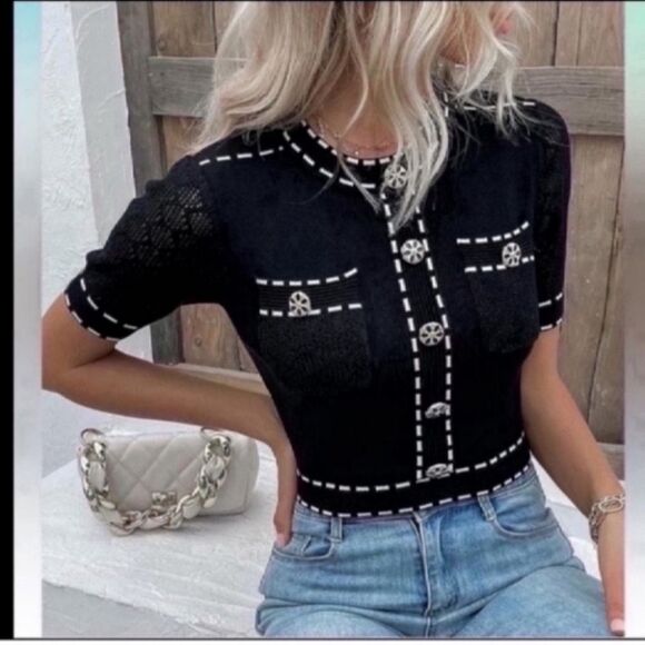 NWT Women Contrast Trim Button Detail Knit Top
Size S - Picture 8 of 9